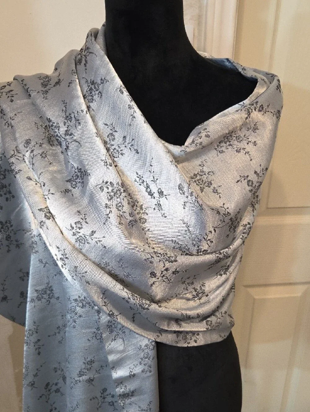 Light Silver Floral Jacquard Shawl Wrap Luxury Evening